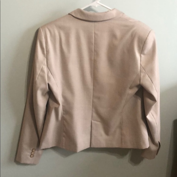 Blazer - Picture 2 of 3